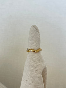 Wavy Ring Band